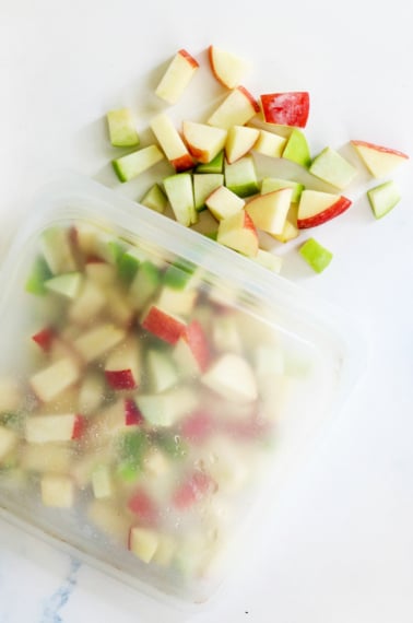 cut apples in a silcone bag