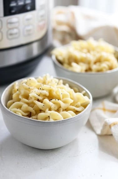 instant pot pasta in 2 bowls